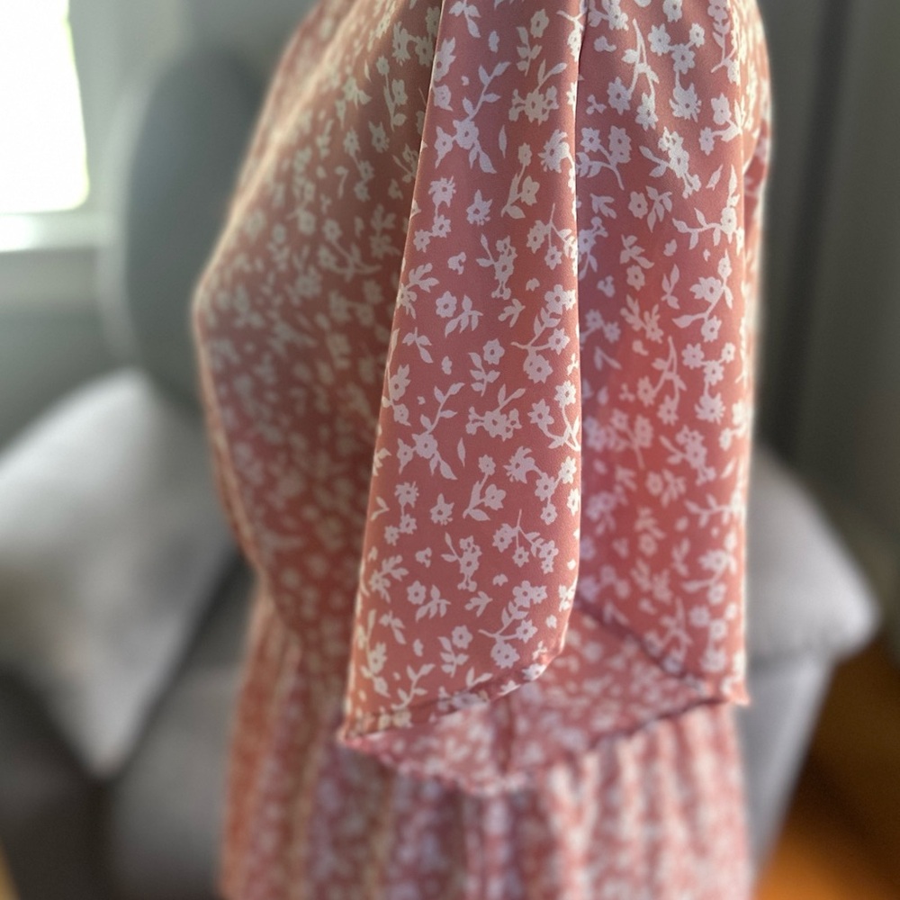 Last chance sale!
Sienna Sky Pink floral Peplum Blouse-Large - Picture 3 of 5